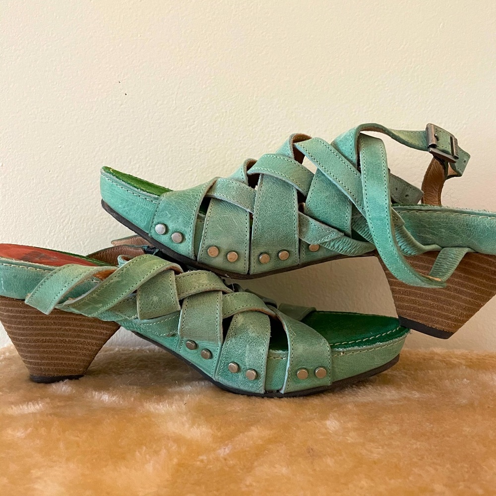 RARE DISCONTINUED Low Rules Janice Fluevog Heel